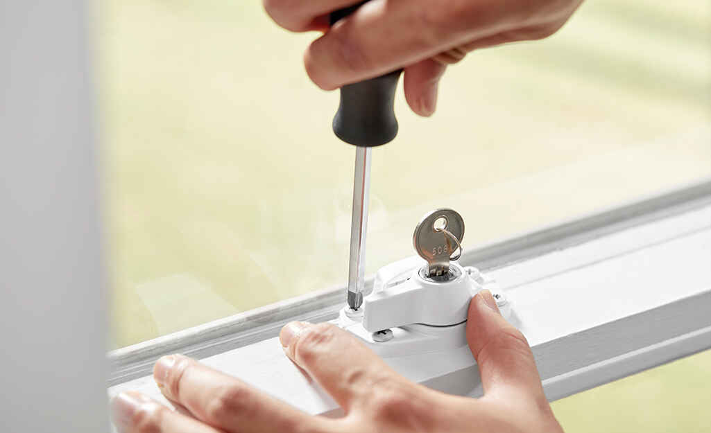 어떤 애플리케이션에 키가 필요한 창 잠금 장치가 필요한가요? 1 Which Applications Need Keyed Window Locks
