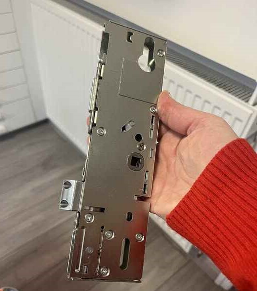 기어박스와 잠금 지점이 동기화되지 않을 때 해야 할 일 3 Doors and windows Gearboxes