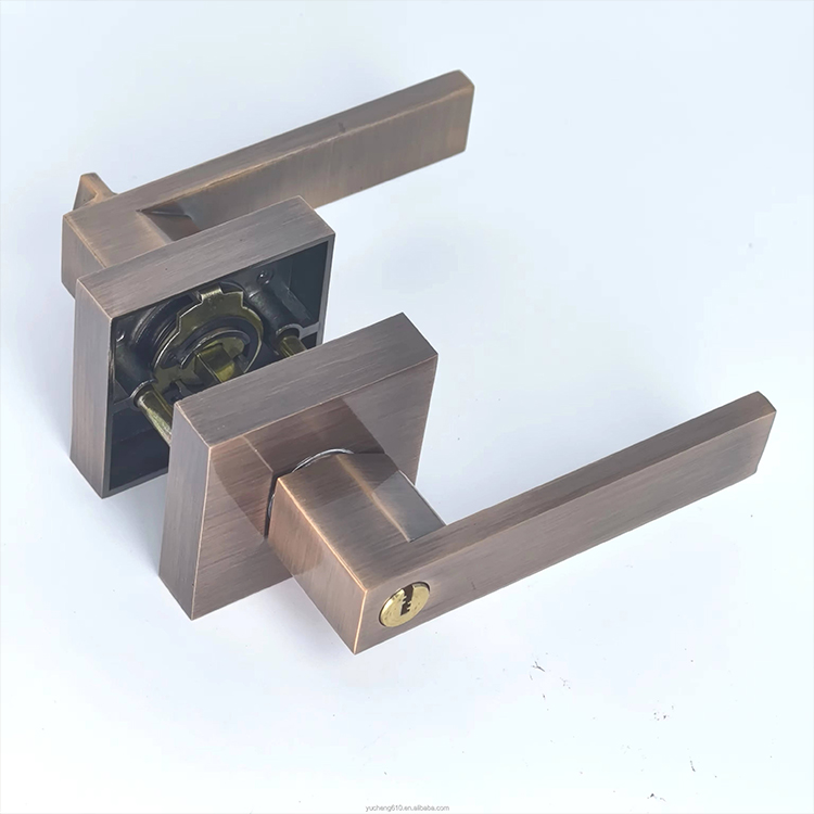 マルチポイント・ロックがドアの密閉性と耐風性を向上させる理由 2 Multi-Point Locks